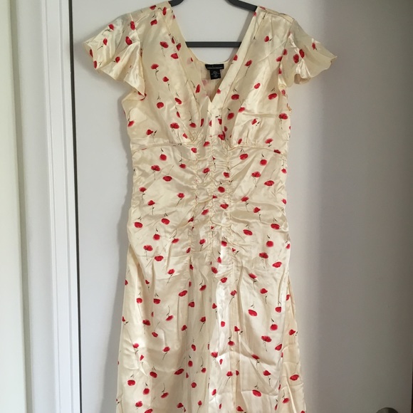 Moda International Dresses & Skirts - 100% silk 1940s style summer floral wiggle dress